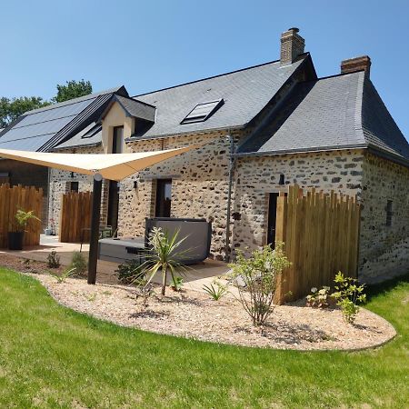 La Douce Halte - Gites Avec Spa Ou Sauna Saint-Ouen-Des-Toits Exterior foto