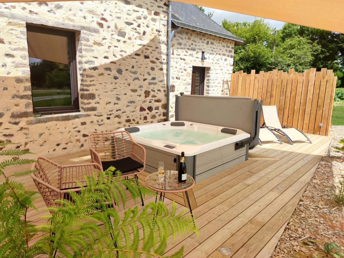 La Douce Halte - Gites Avec Spa Ou Sauna Saint-Ouen-Des-Toits Exterior foto